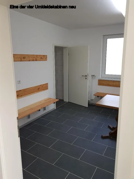 Eine der vier neuen Umkleidekabinen